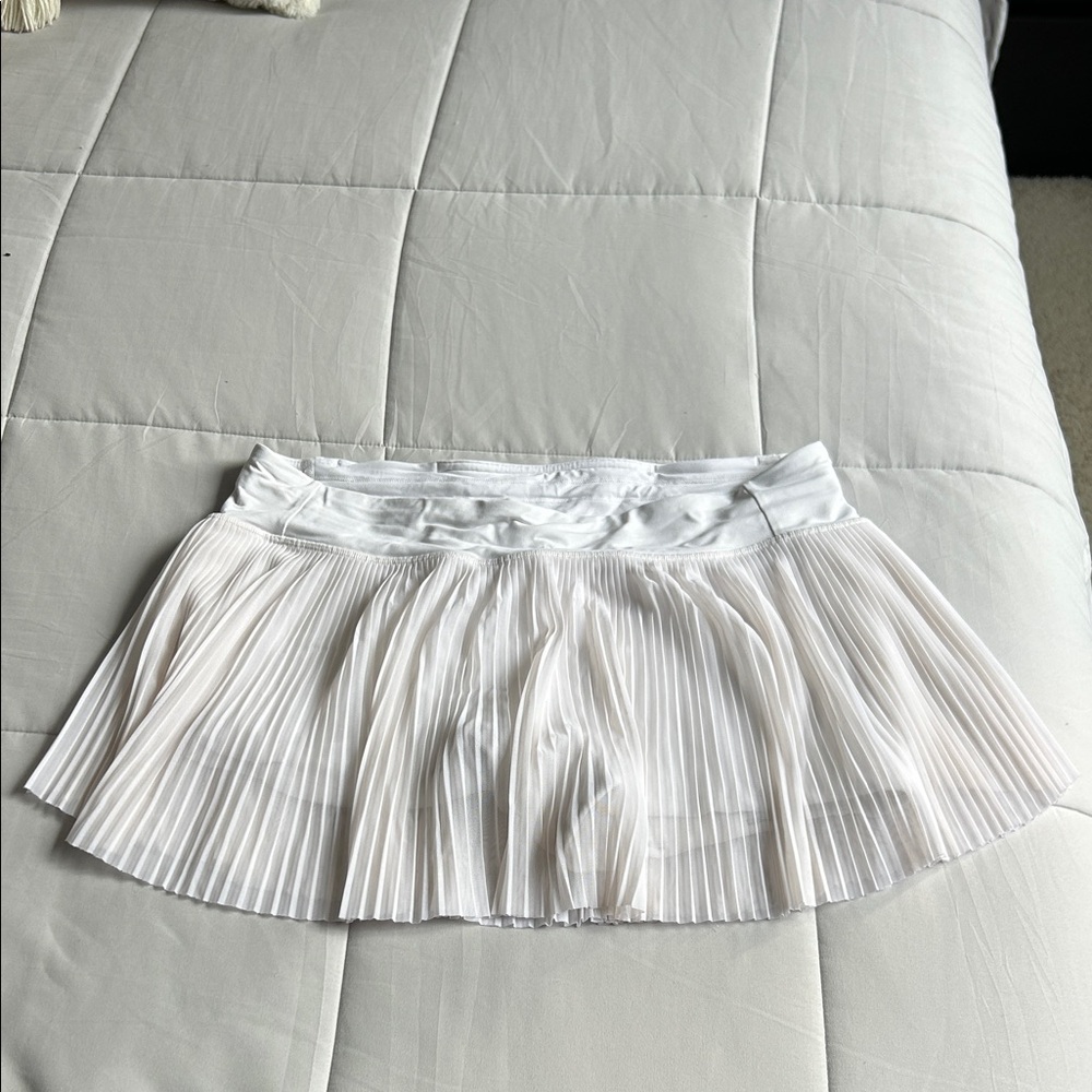 Lululemon pleated skort Sz 10 EUC